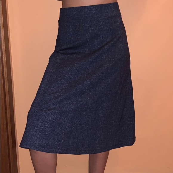 Long skirt - Picture 2 of 3
